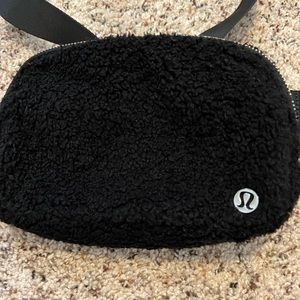 Lululemon Everywhere Fleece Belt Bag